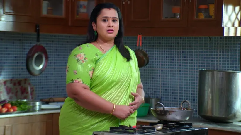 Rasathi Apologises to Swetha