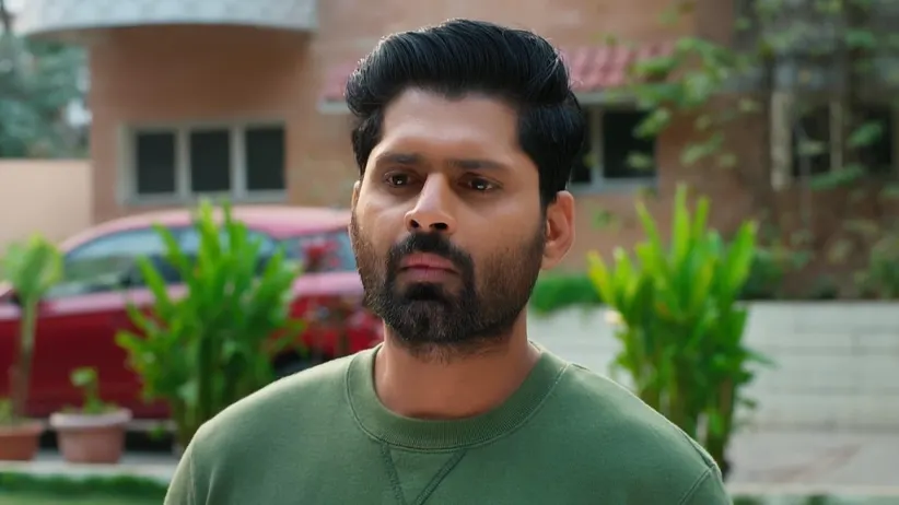 The Police's Arrival Worries Manohari