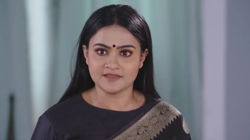 Tilottama Consoles Trisha