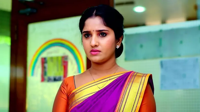 Charukesha Sees Divya