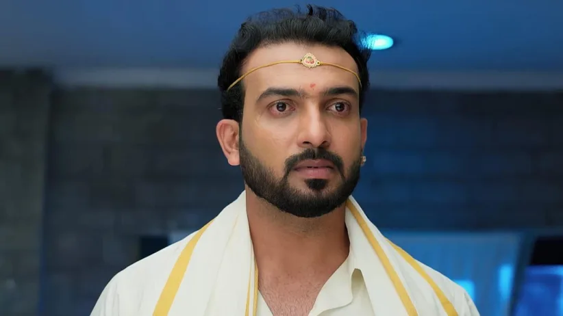 Bhagyalakshmi Leaves Mithra's House