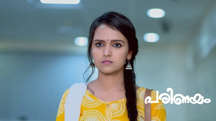 Gautham Offers Amulya a Lift