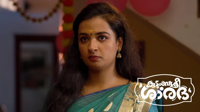 Shalini Helps Preethi in Getting Dressed