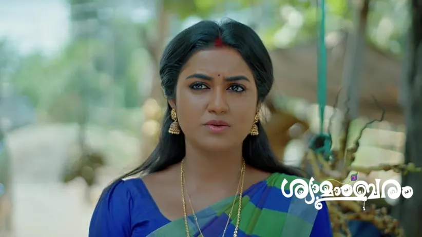 Akhil Roughs Up SI Jayesh