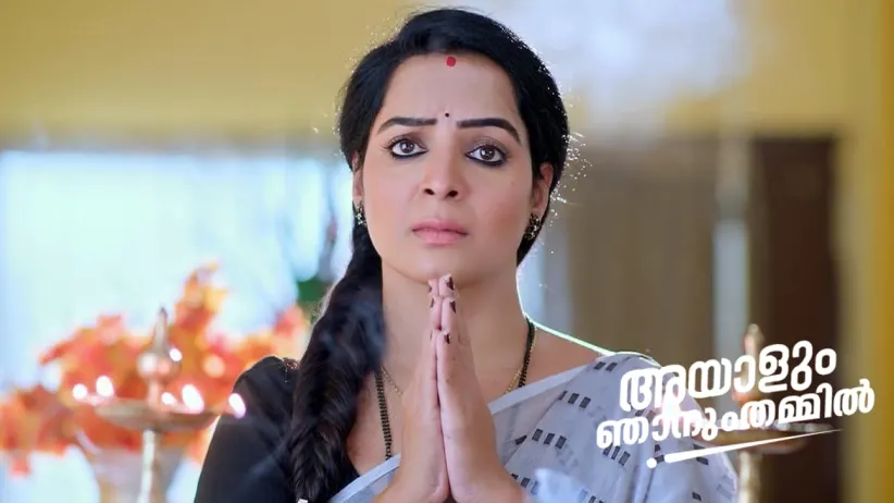 Sumitra Devi Faints