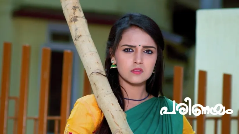 Vedanth Seeks Amulya’s Help