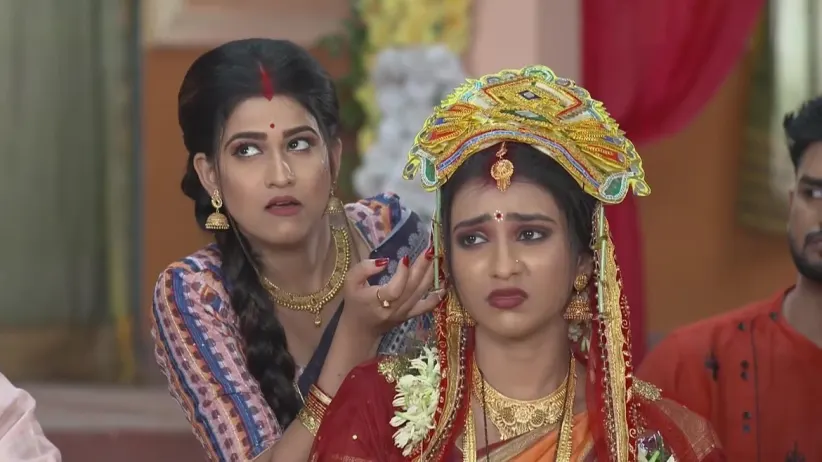 Sheetal's Sister Mocks Madhu | Madhura Sansara