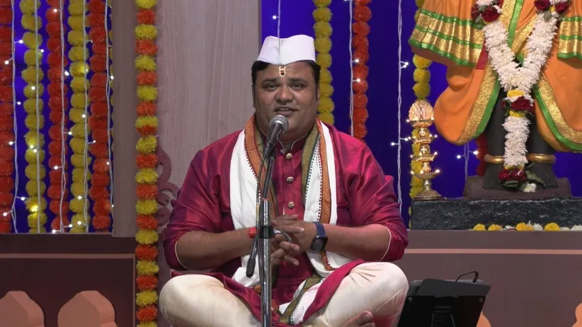 Soulful Rendition of 'Ram Janmala Ga Sakhe'
