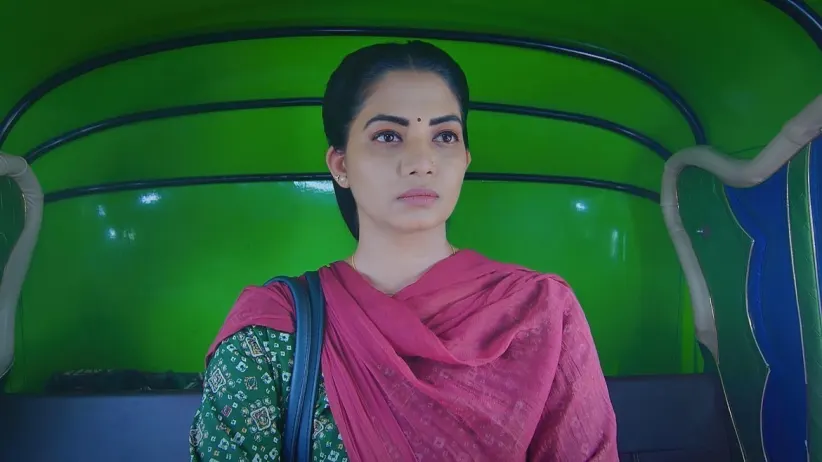 Khushi Falls into a Swimming Pool