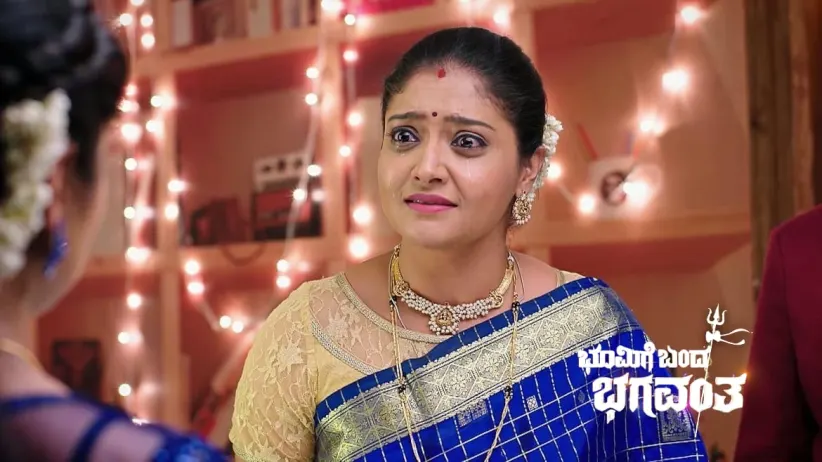 Girija Learns about Gowri's Rude Behaviour