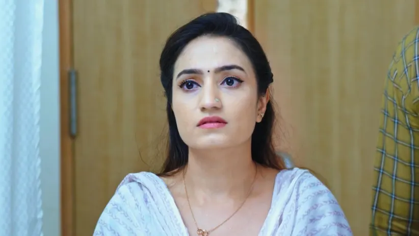 Chandini Arrives to Meet Sri Ram
