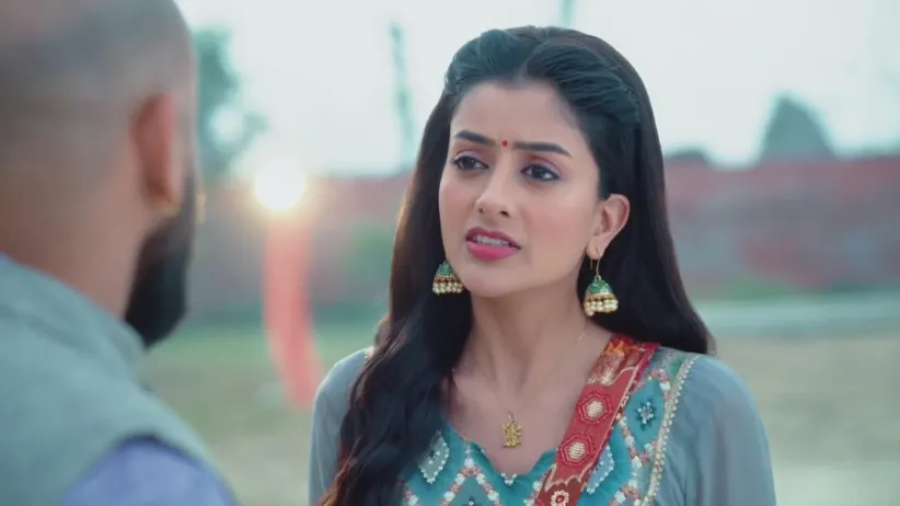 Shivika Argues with a Man |Shivika