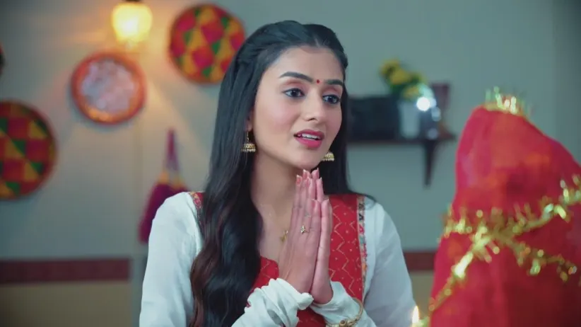The Snake Tries to Attack Rishi | Shivika