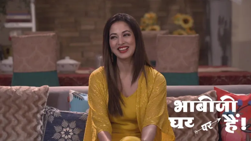 Tiwari Tries to Stop Angoori from Eating 'Paan'