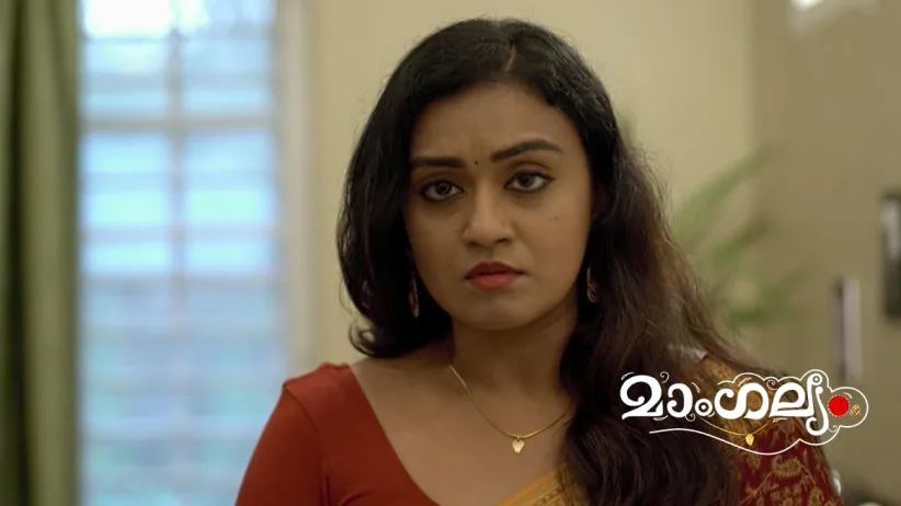 Avanthika Hears Archana's Conversation