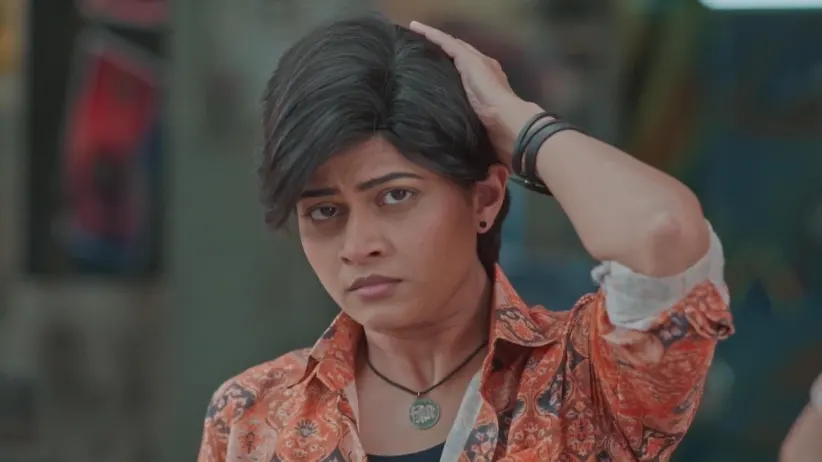 Ashu Arrives to Meet Shiva