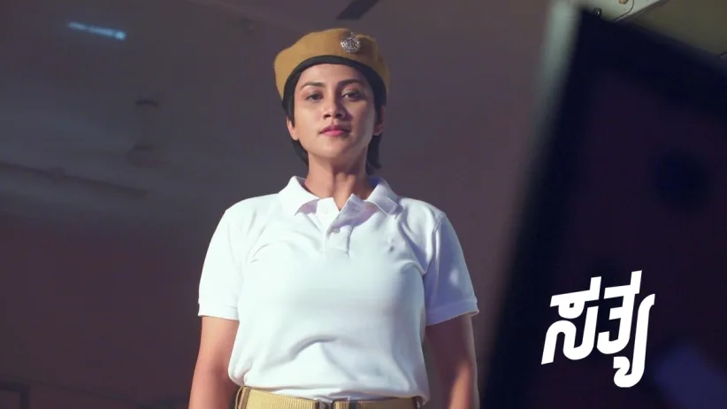 Sathya Makes Swati Apologise to Chetana