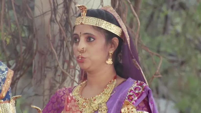 Parameshi Struggles to Save His Family | Naagamandala