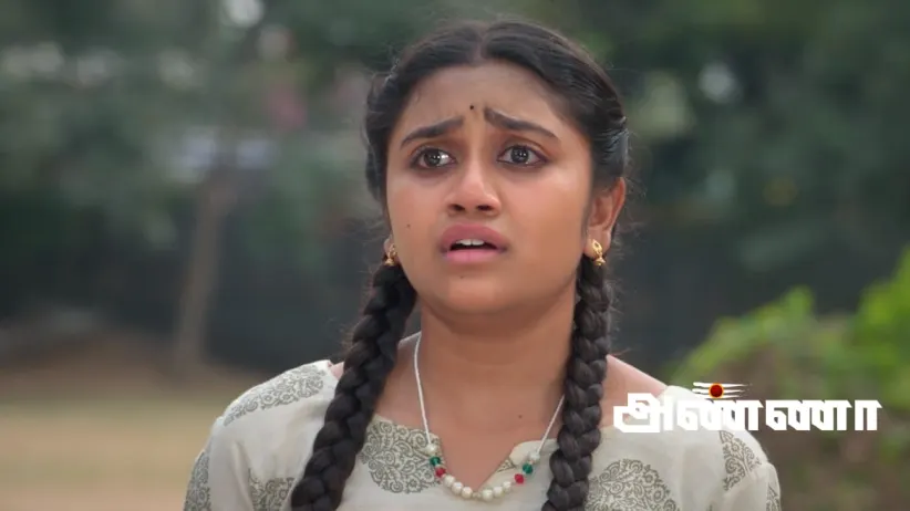 Shanmugham Gets into a Brawl with Muthupandi