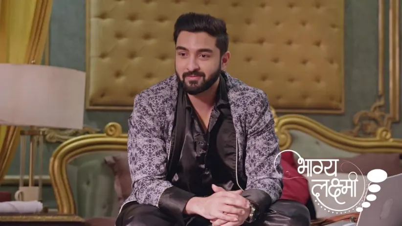 Rishi and Lakshmi Talk to Each Other via Message