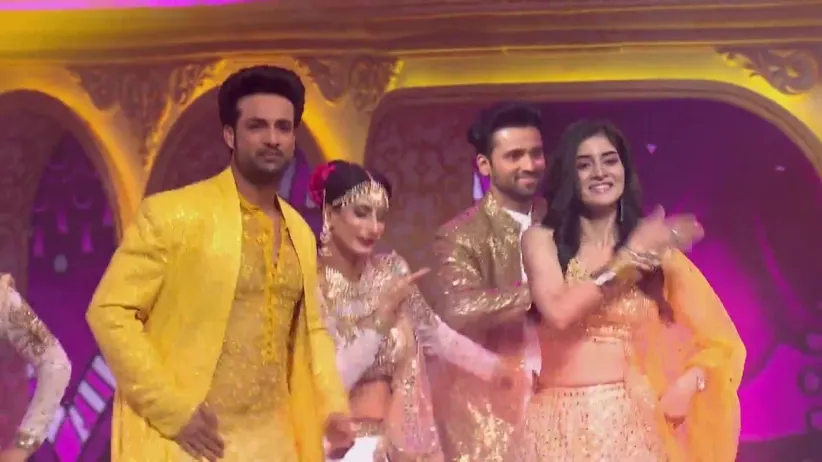 The Cast of Kyunki Saas Maa Bahu Beti Hoti Hai Come On Stage | Zee Rishtey Awards 2024