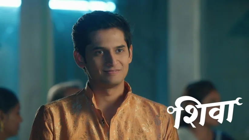 Ashu Is Challenged to Apply Colours to Shiva