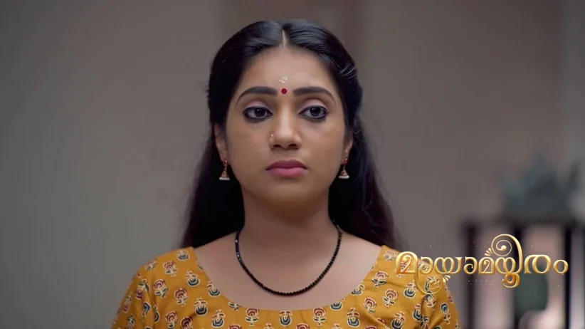 Devayani Stops Maheshwar