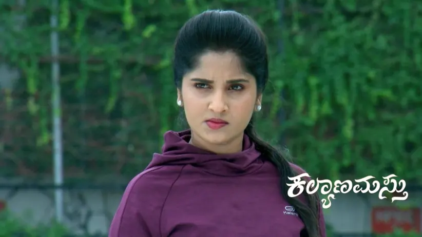 Nithya Tries to Ram Her Car Into Ganga