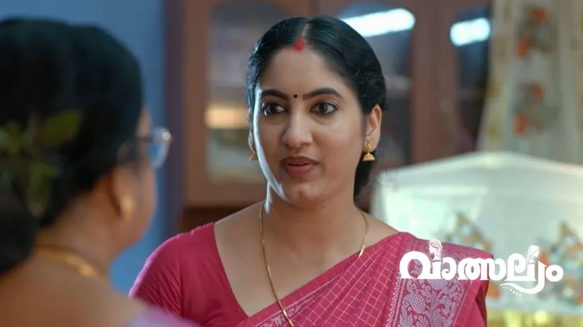 Savithri Hurts Nandhini with Her Words