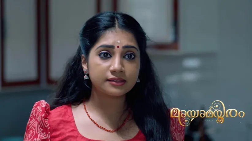 Malavika is Petrified to See a Snake