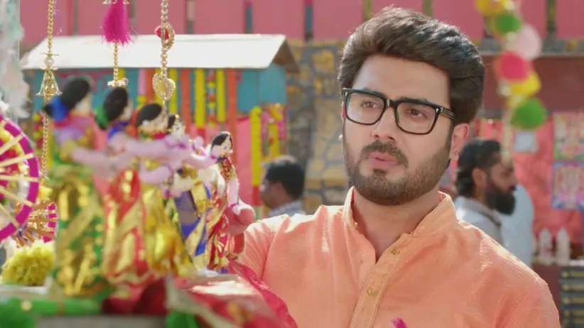 Vasu and Akash Buy a Statue | Punha Kartavya Ahe