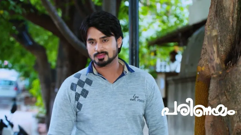 Amulya Sells Rani to a Scrap Dealer