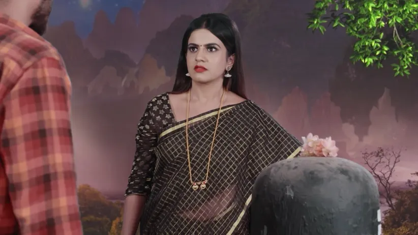 Shivani Takes Trishul to 'Nagavan'