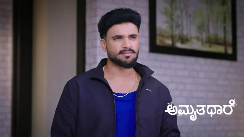 Goutham Helps Bhoomika Wear the Anklets