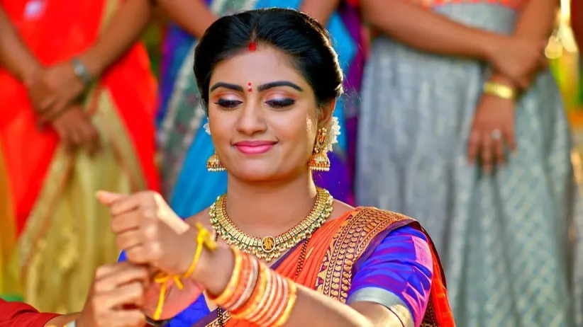 Ravi Struggles to Perform the Puja