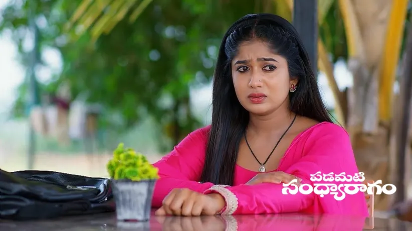 Aadhya Tries to Console Ramalakshmi