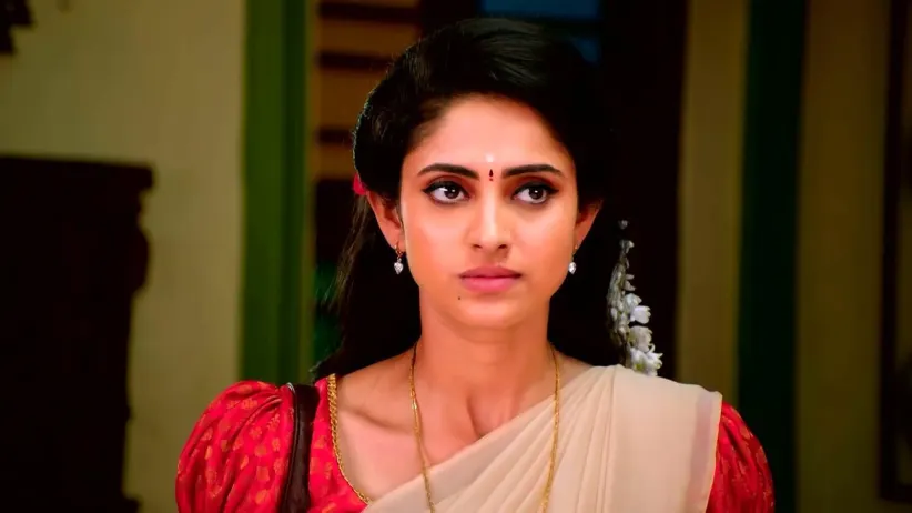 Sathya Disguises as Nithya