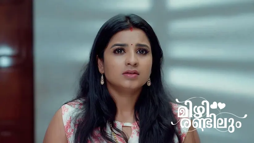 Lakshmi Faints upon Seeing Dineshan