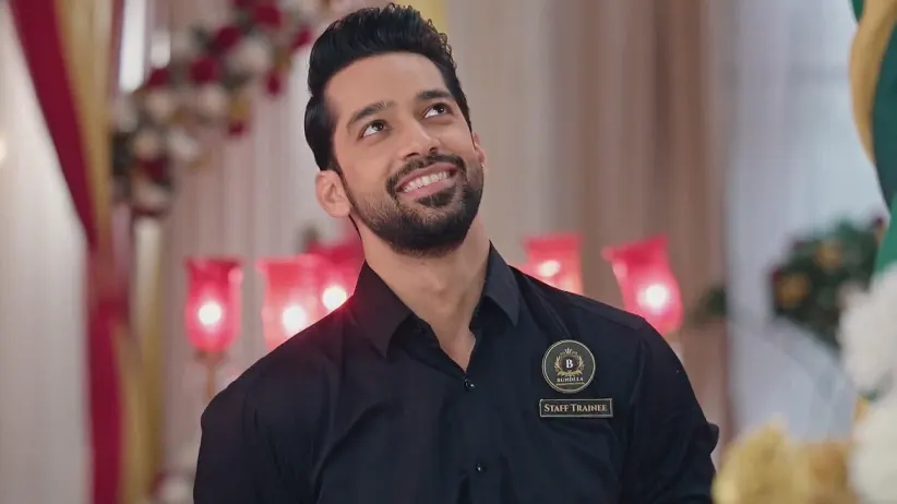 Aryaman Saves Janvi from a Fall | Main Hoon Saath Tere