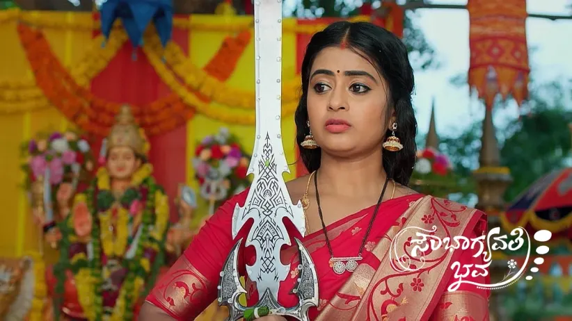 The Villagers Praise Bhagyalakshmi's Bravery