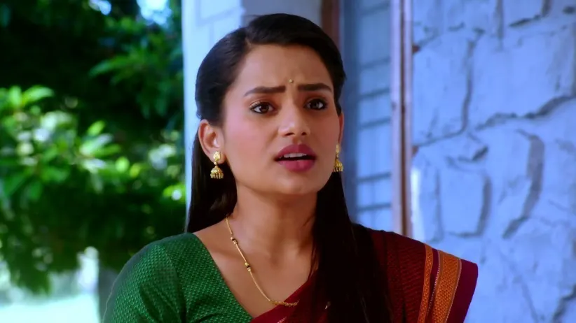 Raya Checks the Factory's CCTV Footage