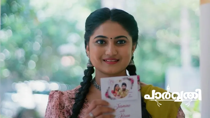 Pallavi Stops Parvathy from Hitting Her