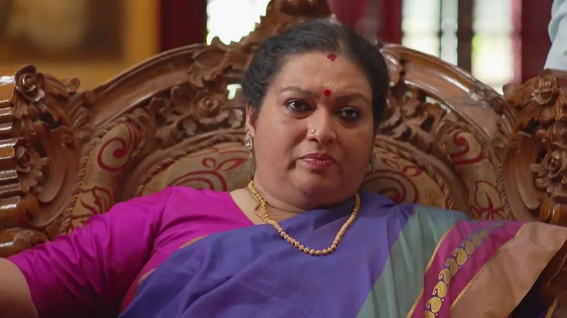Sathyabhama Tells Her Family about Vasumathi