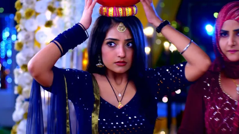 Sanjay Falls in Love with Paragi