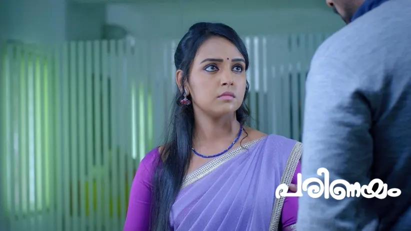 Suhasini Places a Deal in front of Sahitya