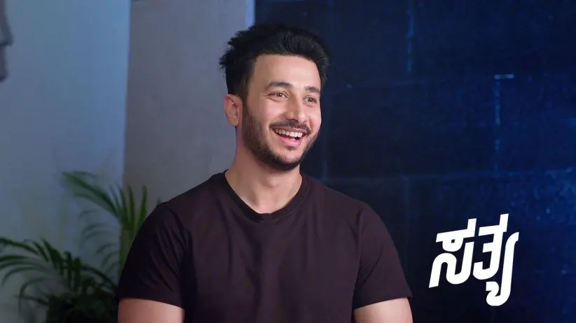 Ramchandra Warmly Welcomes His Close Friend