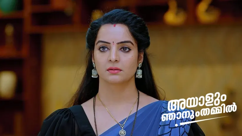 Saritha Tells Vasundhara about Adithyan’s Threat