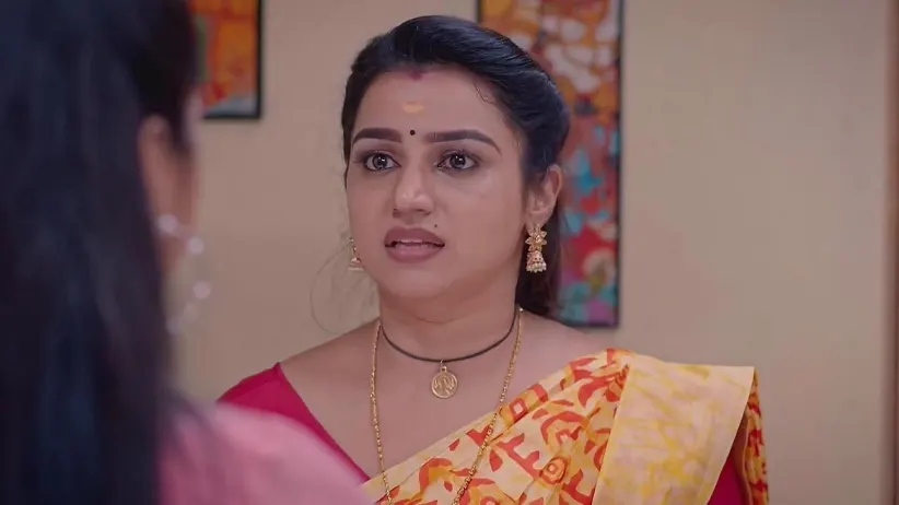 Parvathy Asks Vipin about His Father | Parvathy