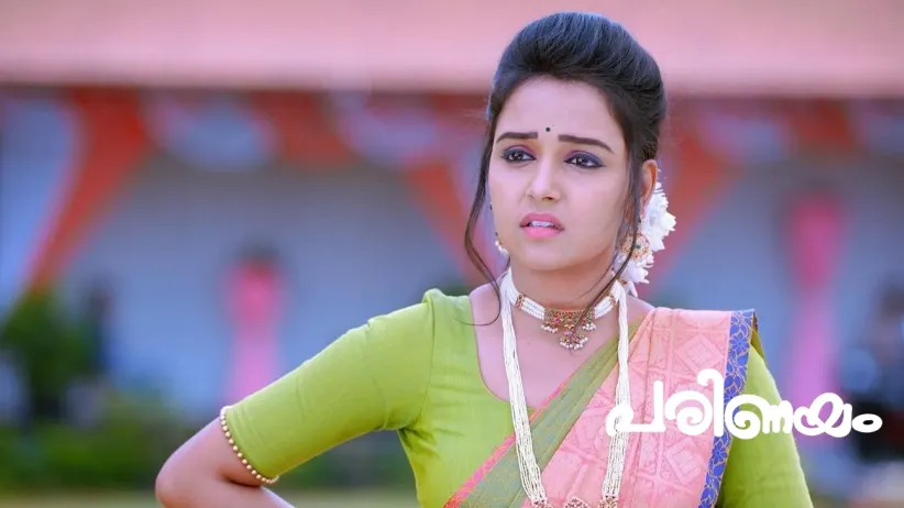 Sharika Threatens Adithi
