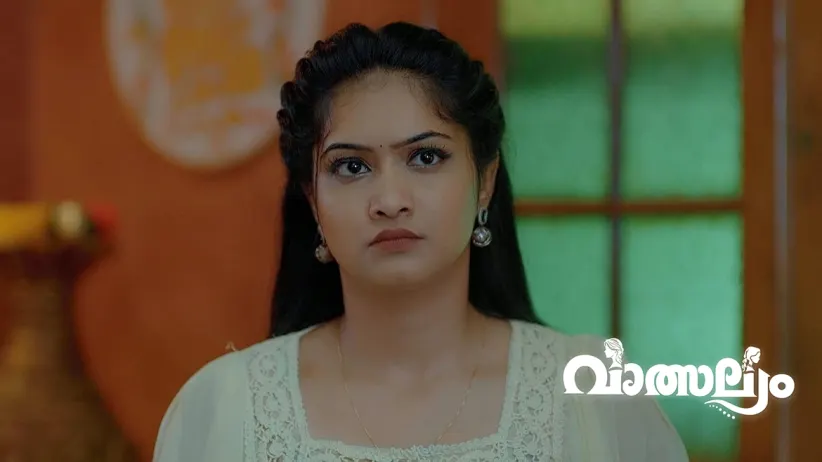 Meenakshi Understands Vyshakh’s Plan
